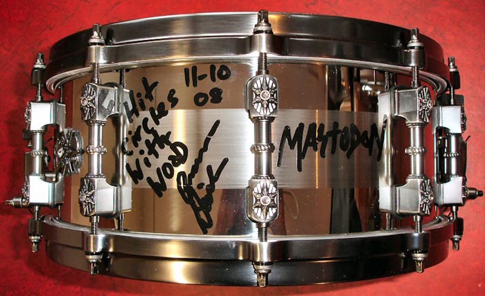 Willkommen bei Musik Olar AG 2008.11.10 - Mastodon signs Tama Snare